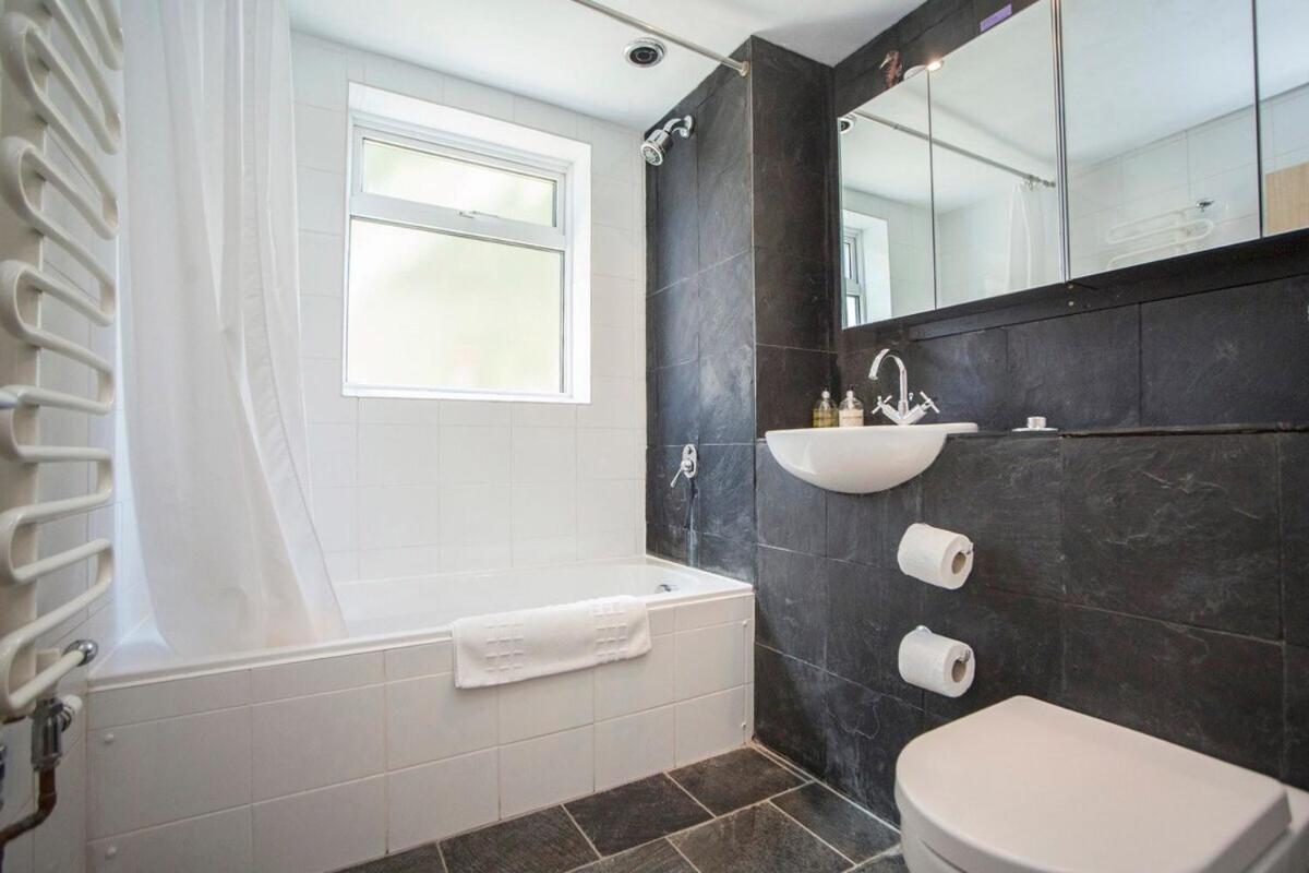 ※ Relaxing Home- Parking & Gorgeous Gardens Bath Eksteriør billede