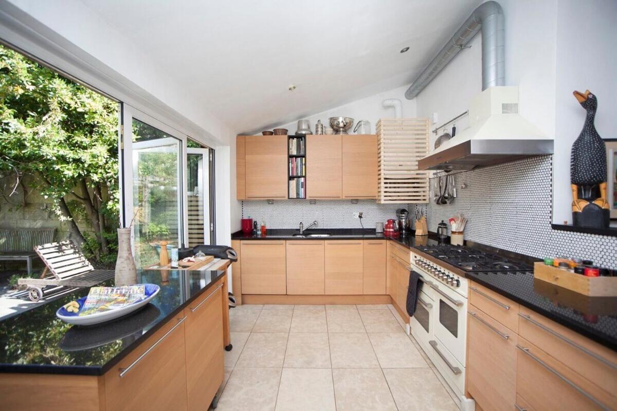 ※ Relaxing Home- Parking & Gorgeous Gardens Bath Eksteriør billede