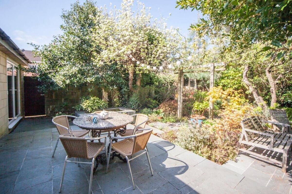 ※ Relaxing Home- Parking & Gorgeous Gardens Bath Eksteriør billede