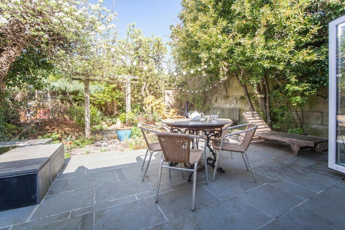 ※ Relaxing Home- Parking & Gorgeous Gardens Bath Eksteriør billede